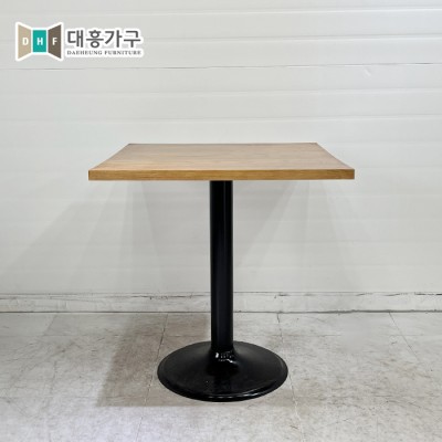 사각테이블 700x700-7EA